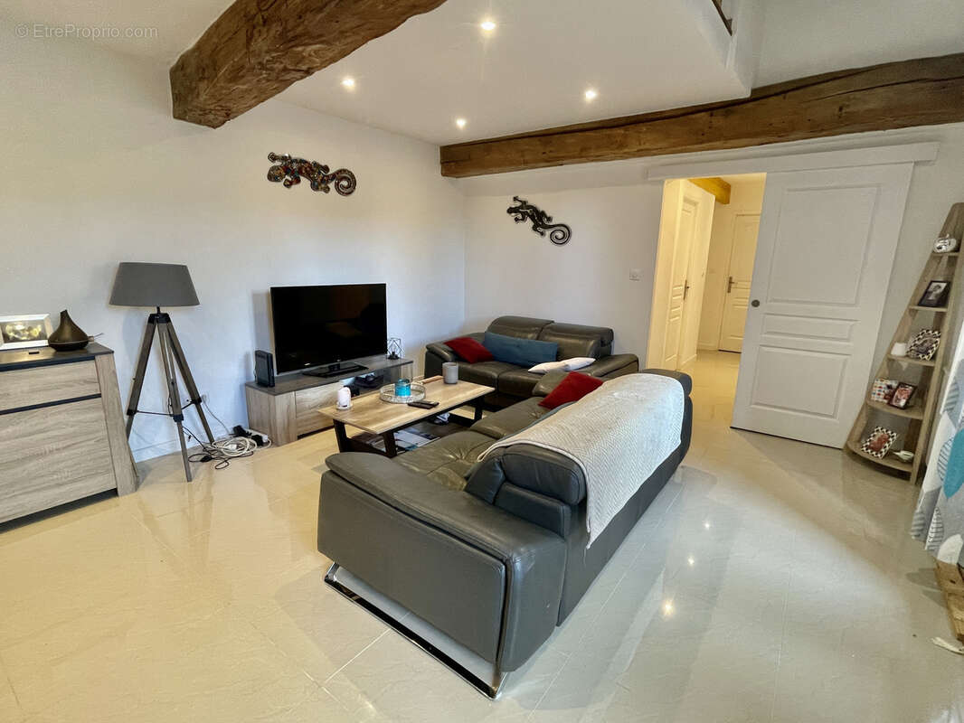 Appartement à THOISSEY