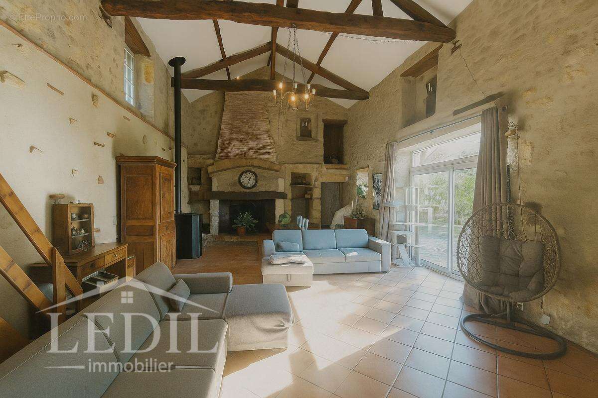 Maison à MONCRABEAU