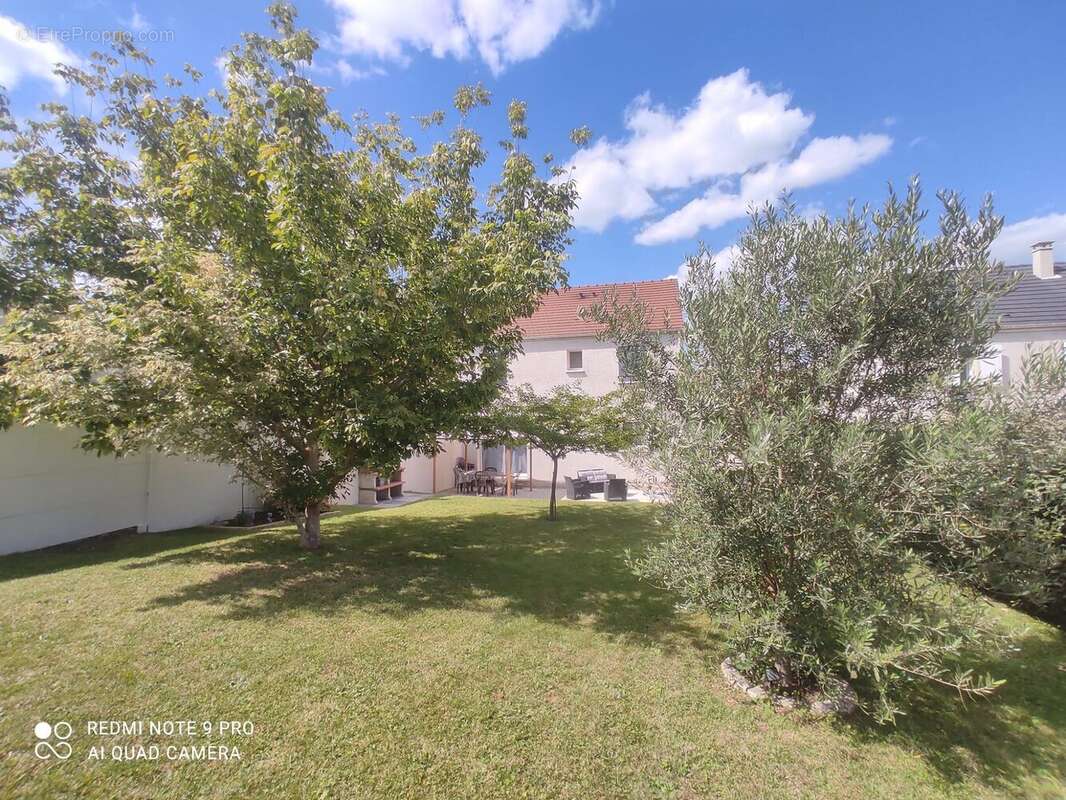 Maison à VIGNEUX-SUR-SEINE