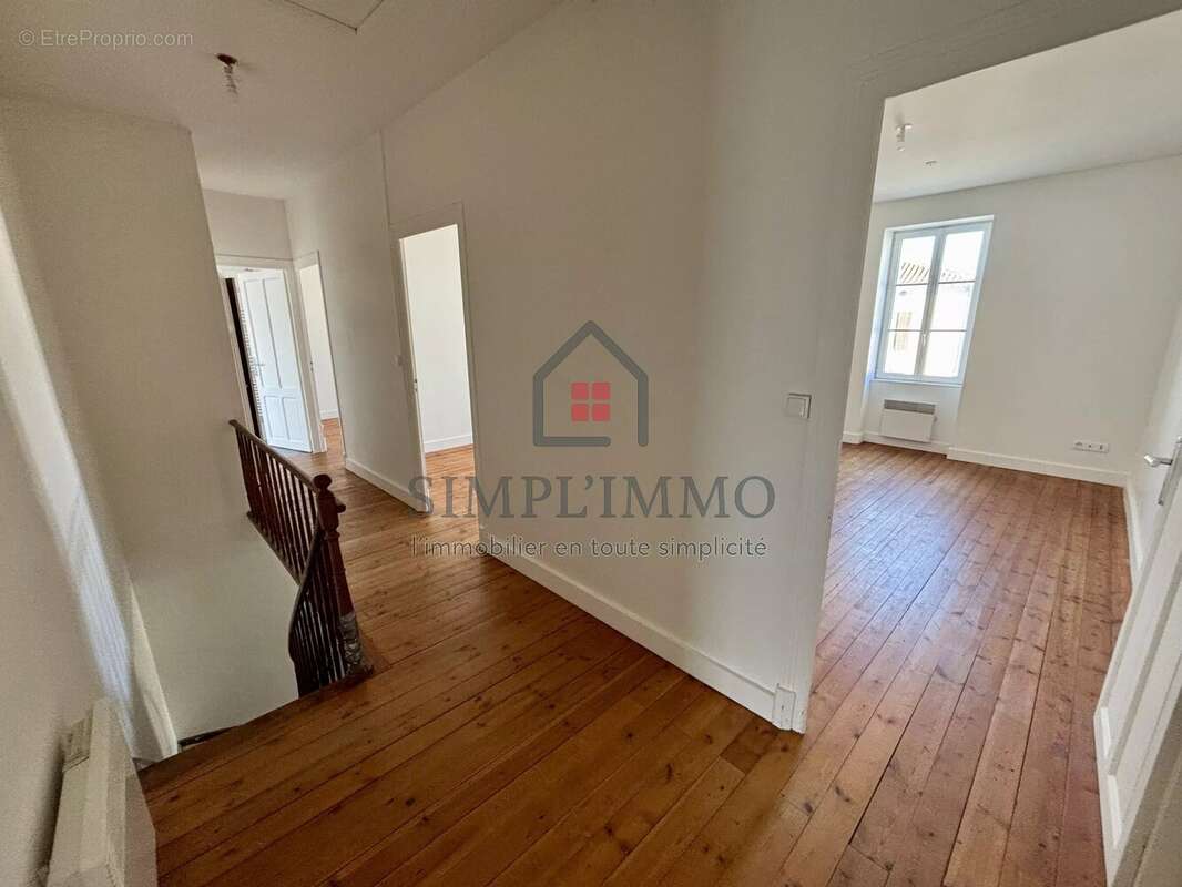 Maison de ville avec cour, 4 chambres - photo 6