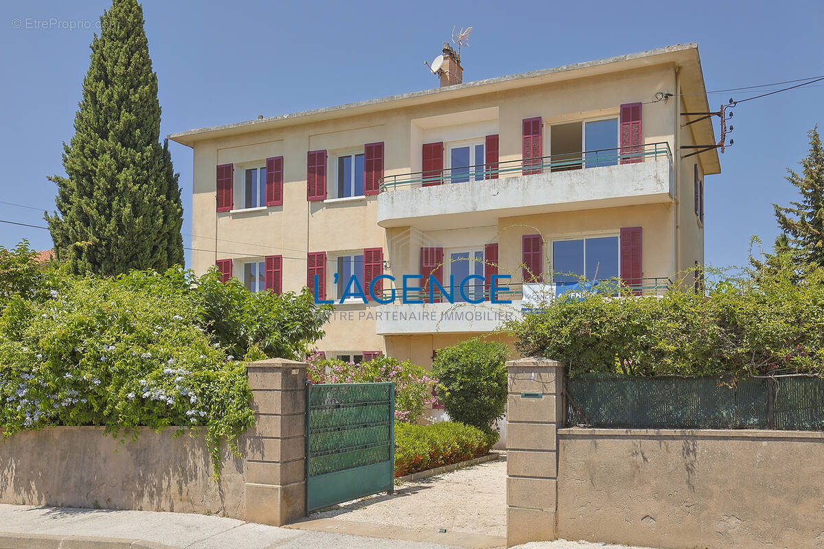 Appartement à HYERES