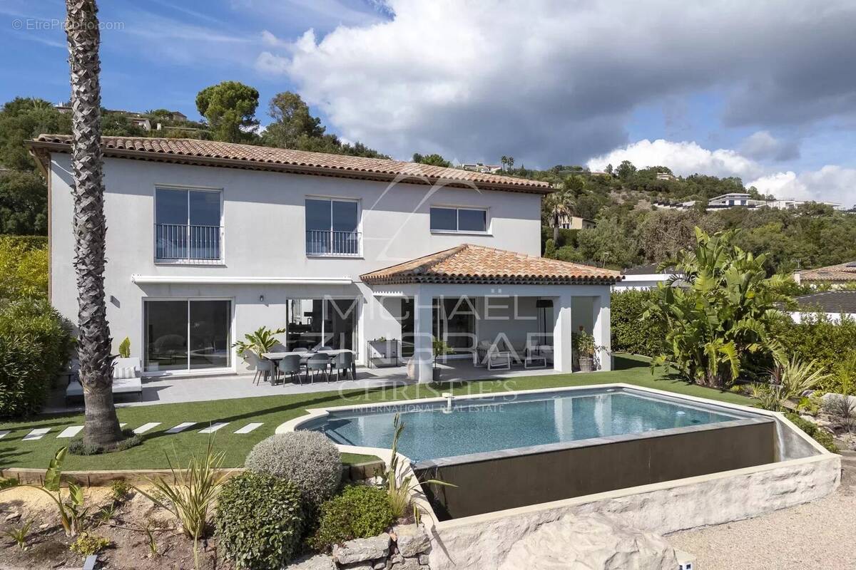 Maison à MANDELIEU-LA-NAPOULE