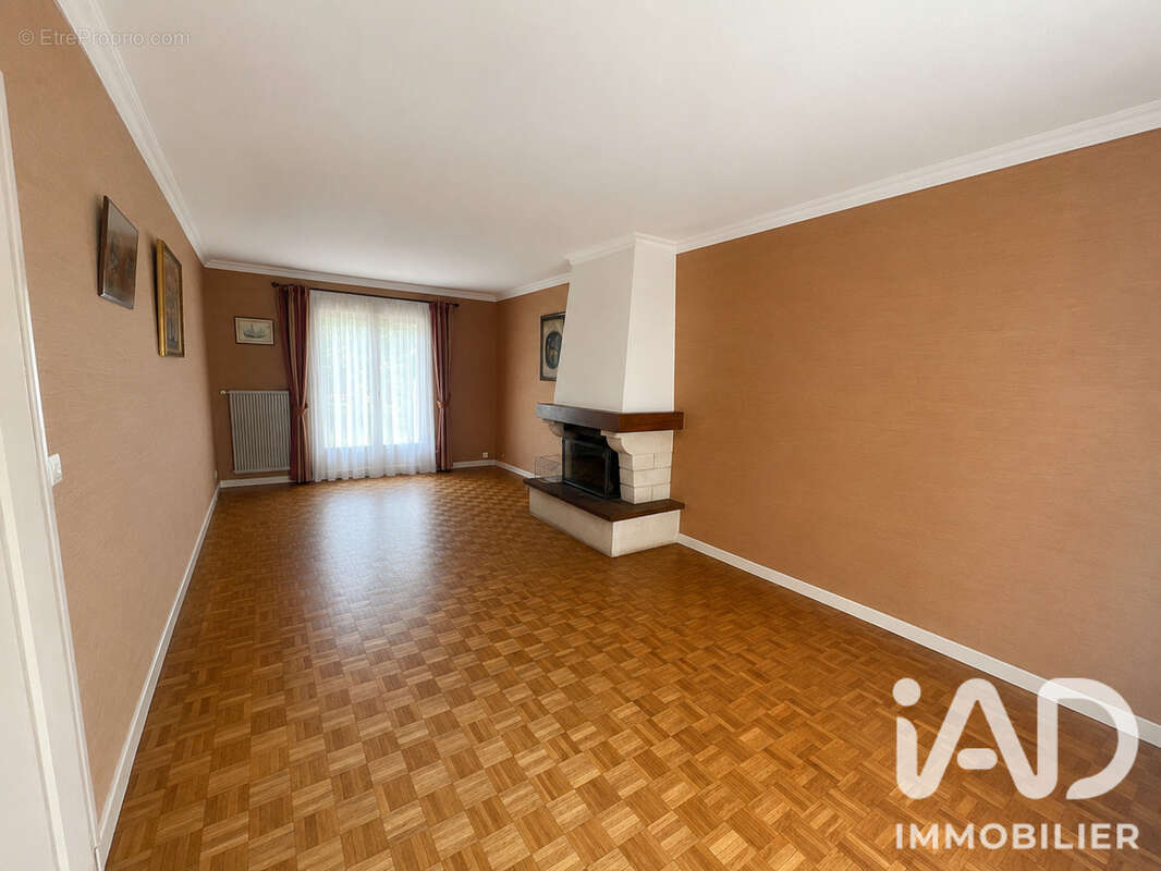 Maison 130 m² à Vert-Saint-Denis  - photo 4