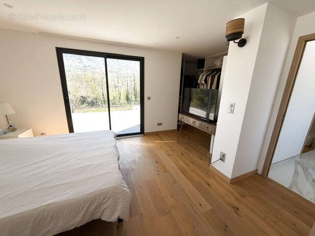 Maison à SAINT-CERGUES