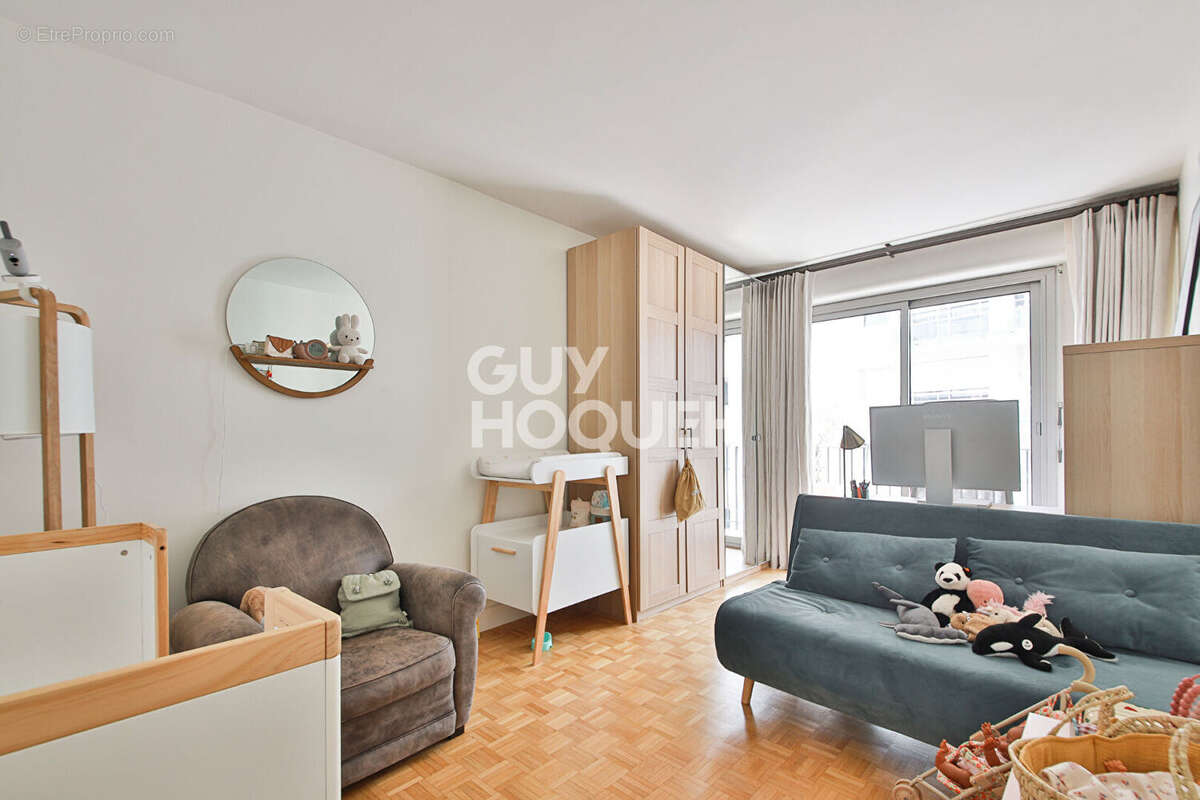 Appartement à PARIS-15E