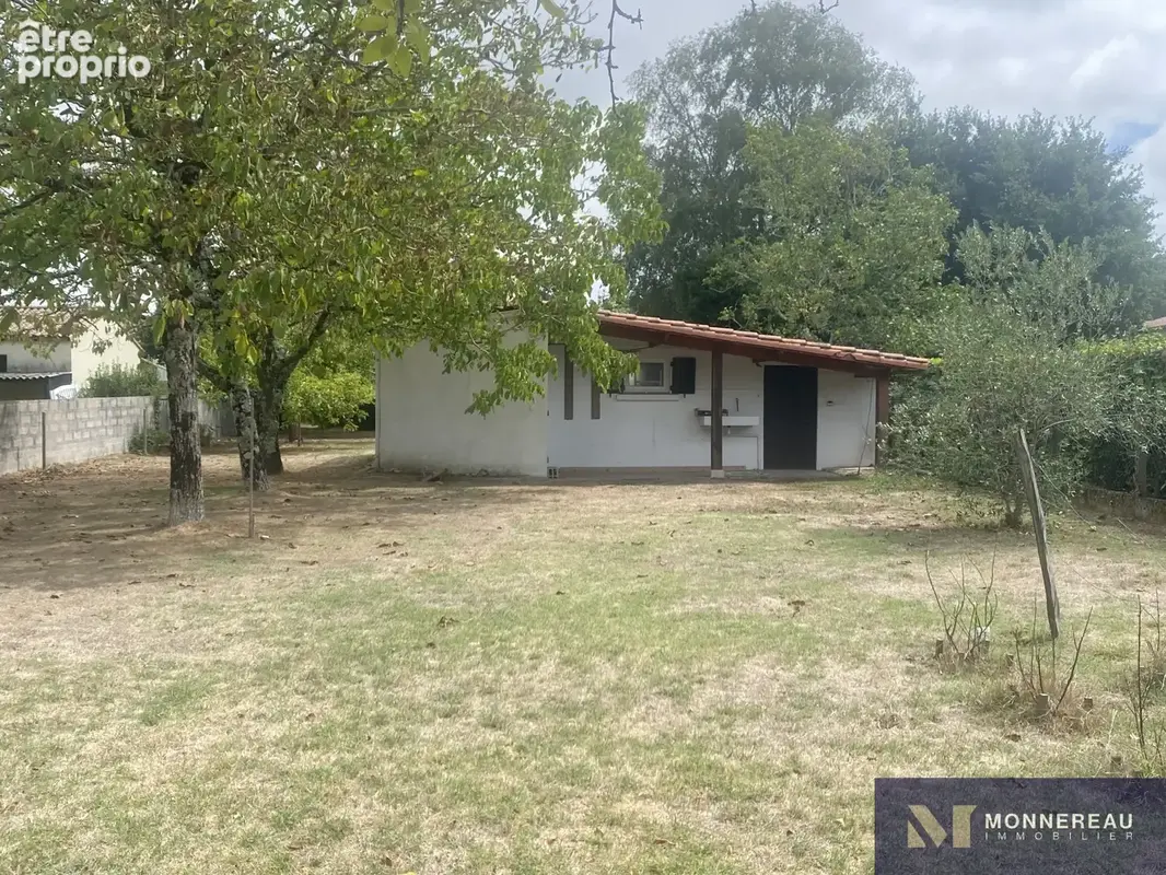 Terrain constructible de 984 m2 avec maisonnette - photo 7