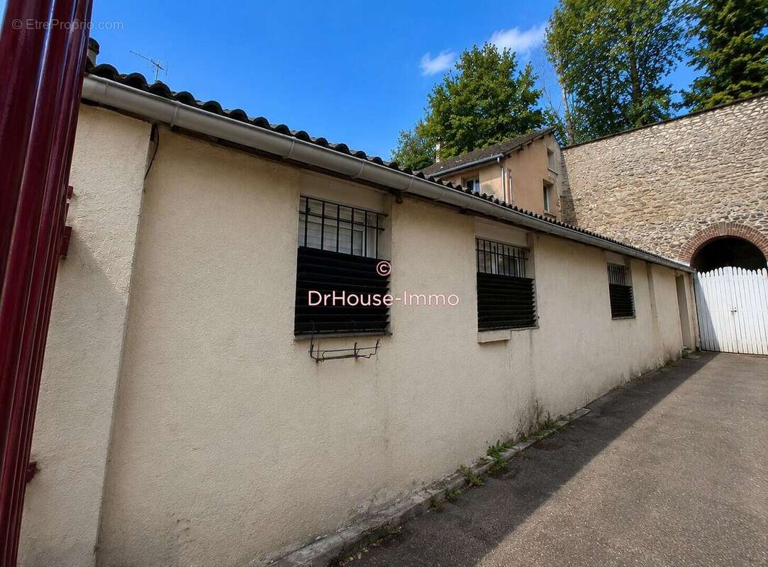 Appartement 318 m² à Gaillon  - photo 12