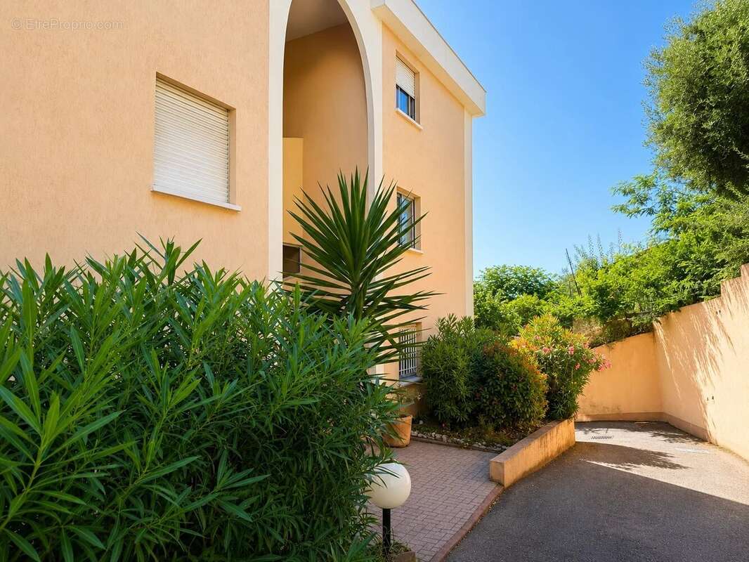 Duplex T3 72 m² Vue panoramique exceptionnelle sur Nice  Saint-Pierre-de-Féric - photo 18