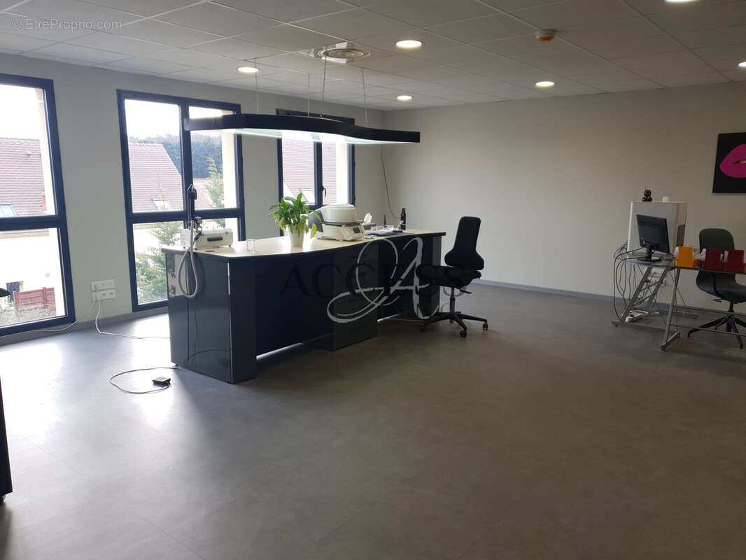 Commerce à LA CHAPELLE-EN-SERVAL