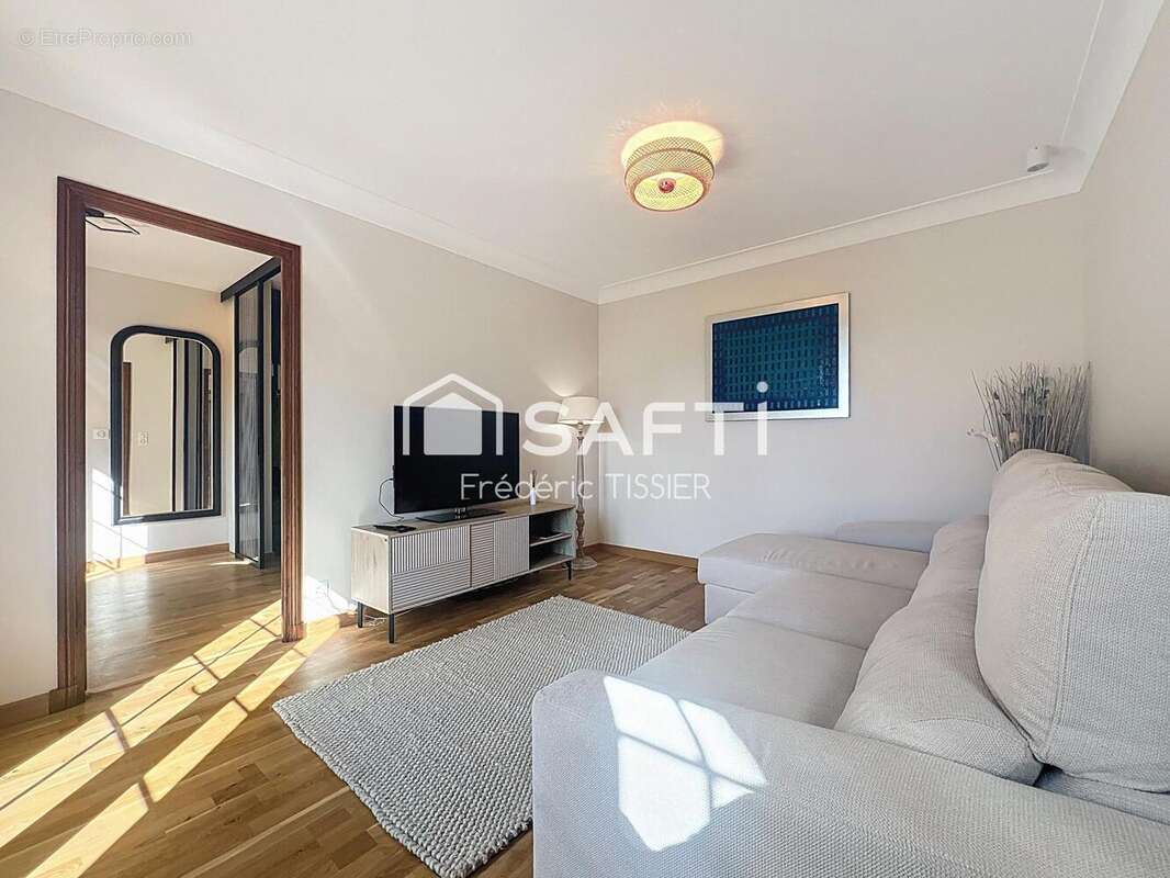 Photo 9 - Maison à LA ROQUETTE-SUR-SIAGNE