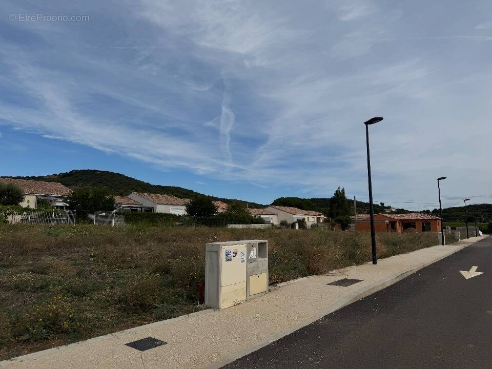 Terrain à PERET