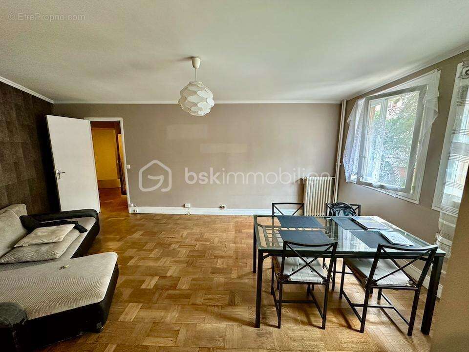 Appartement à PARIS-19E