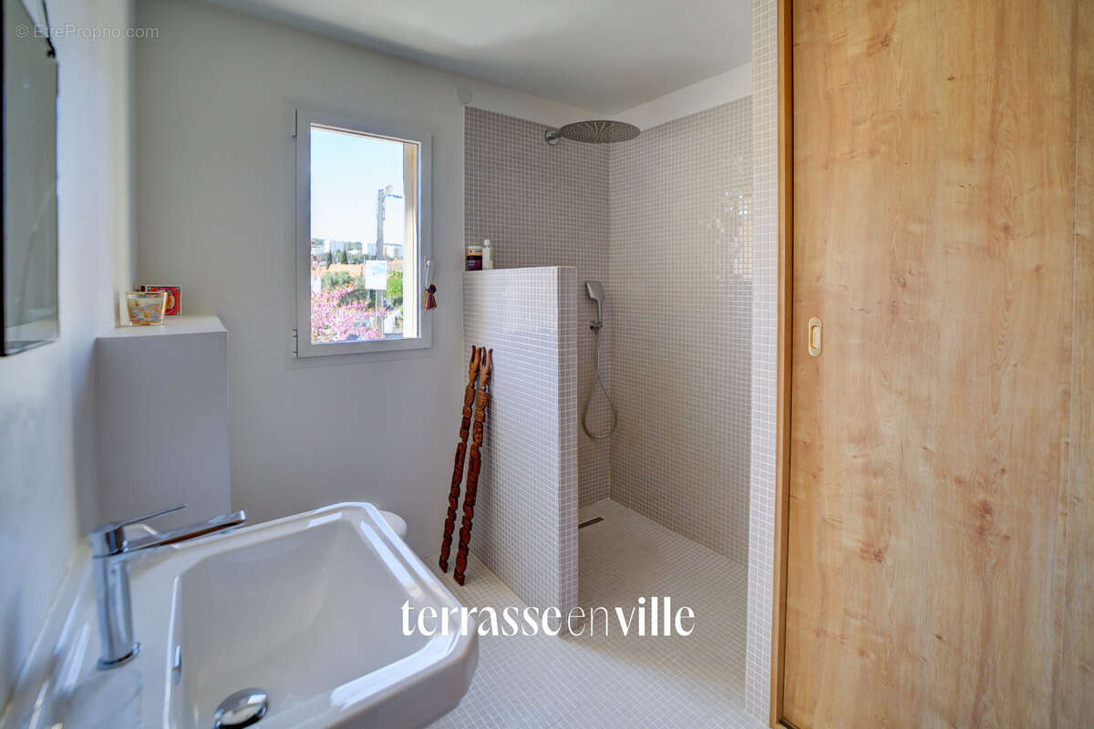 La ciotat - maison d'architecte  - t4 - 100 m2 - lumineuse - parcelle - 430m2  - 775 000 € - photo 20