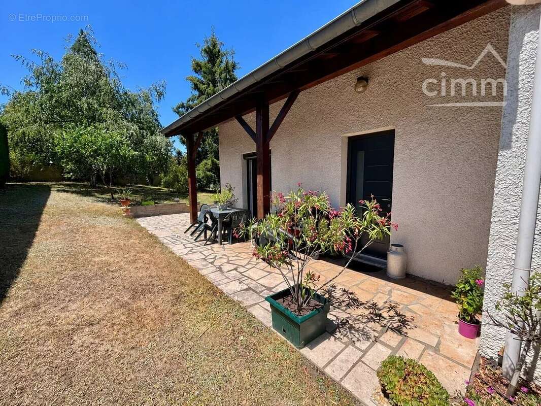 Villa 3 chambres saint genest lerpt - photo 2