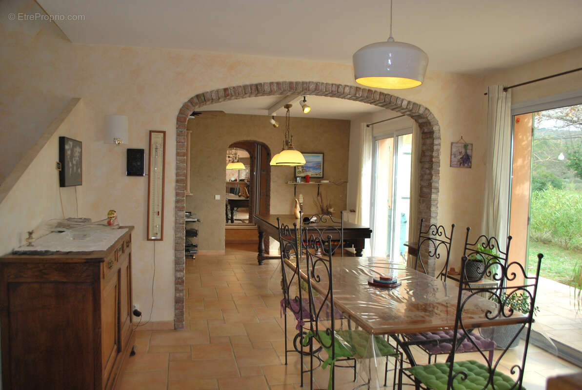 Maison à VILLECROZE