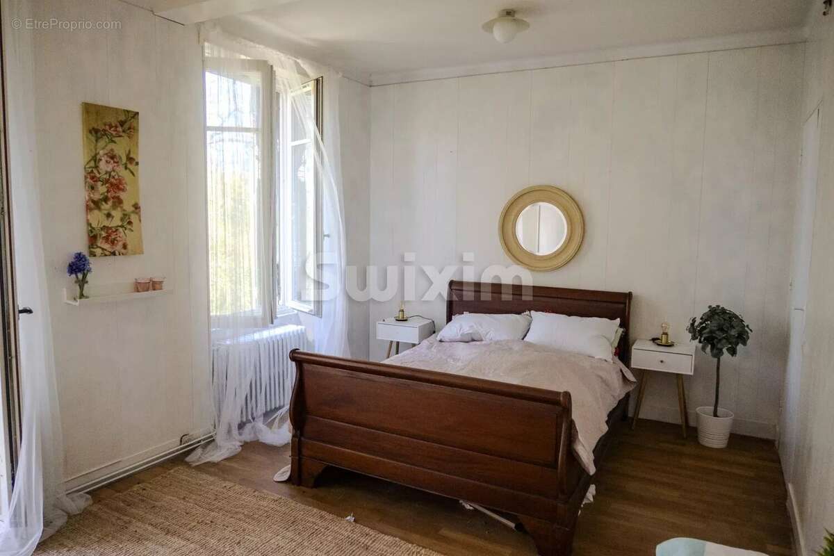 Maison à LES MAILLYS