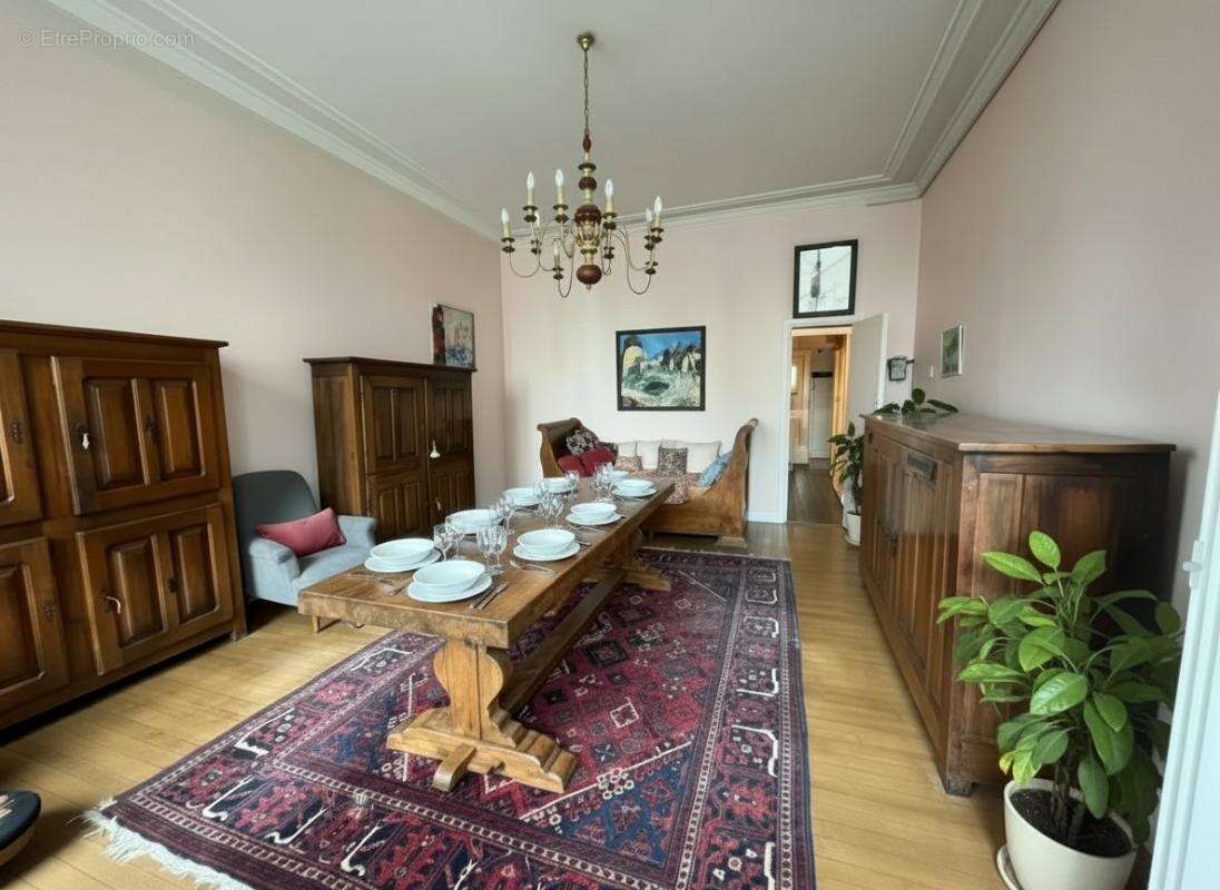 Appartement à PARIS-3E