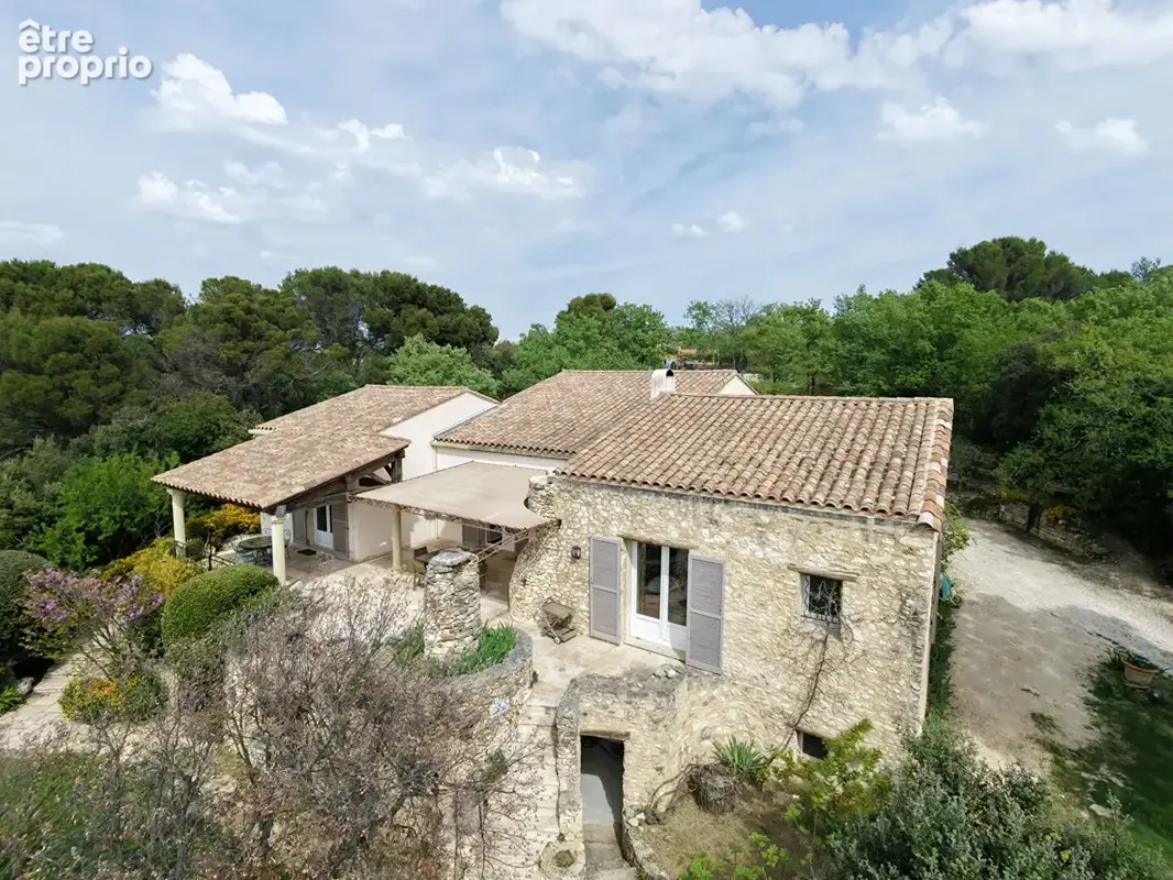 Maison à VENASQUE
