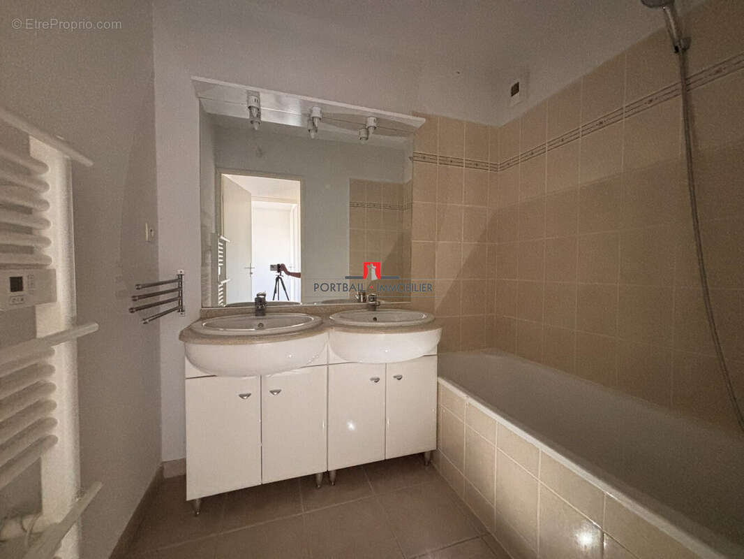 Appartement à SAINT-MARTIN-LACAUSSADE