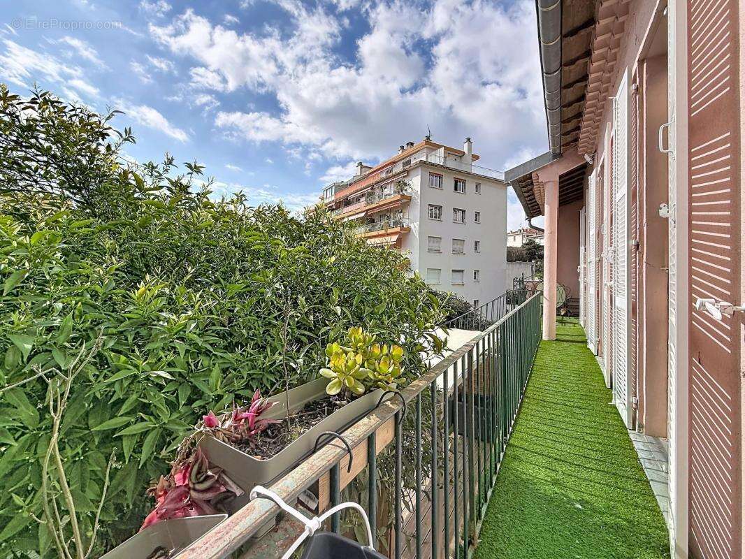 Nice Cimiez : Propriété de 435m² comprenant 6 appartements - photo 11