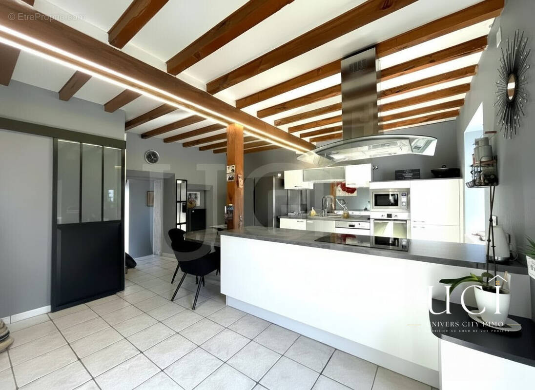 Maison à MIRE