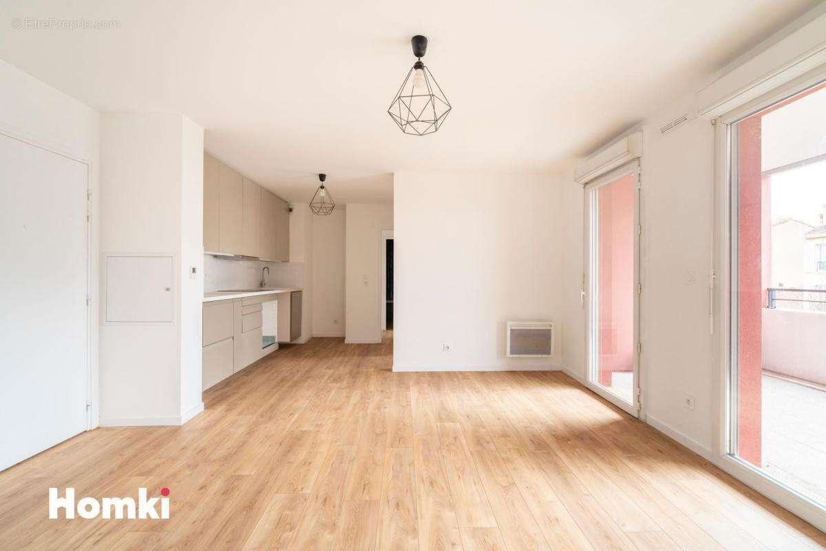 Appartement à MARSEILLE-5E