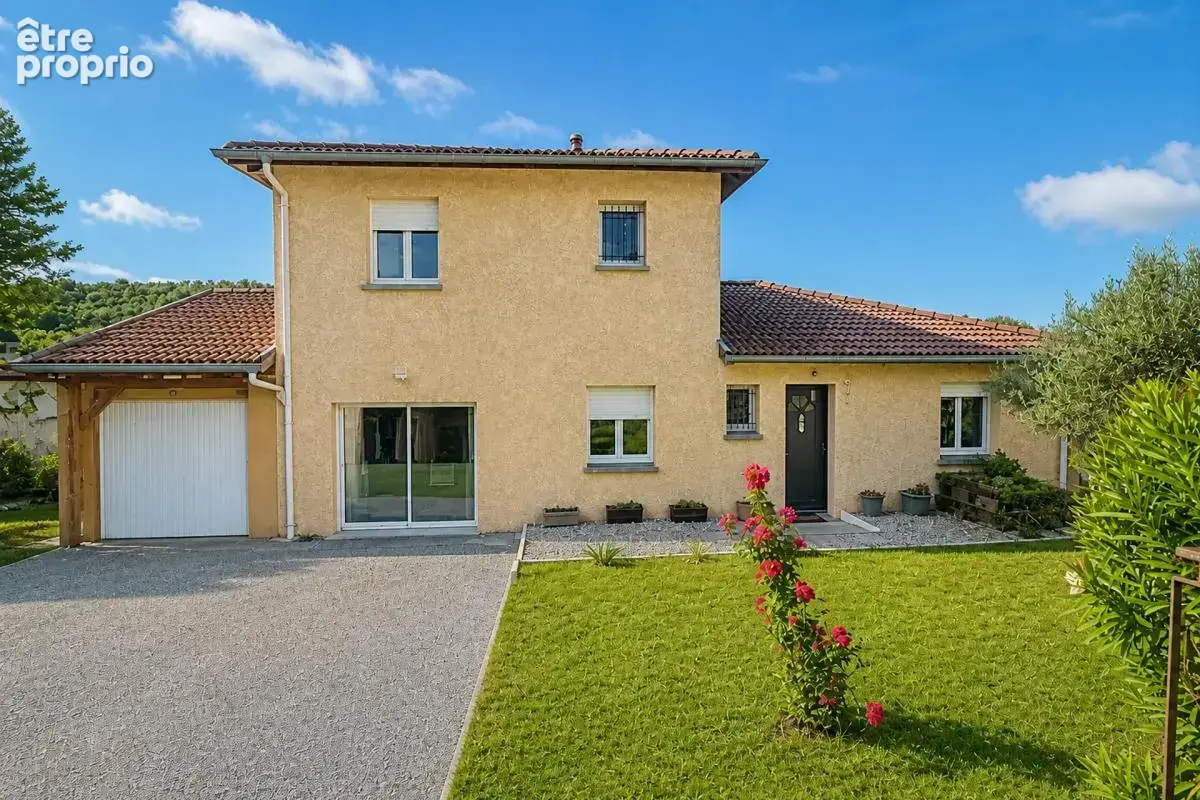 Maison de 6 pièces de 128 m² à Saint-Savin - photo 2