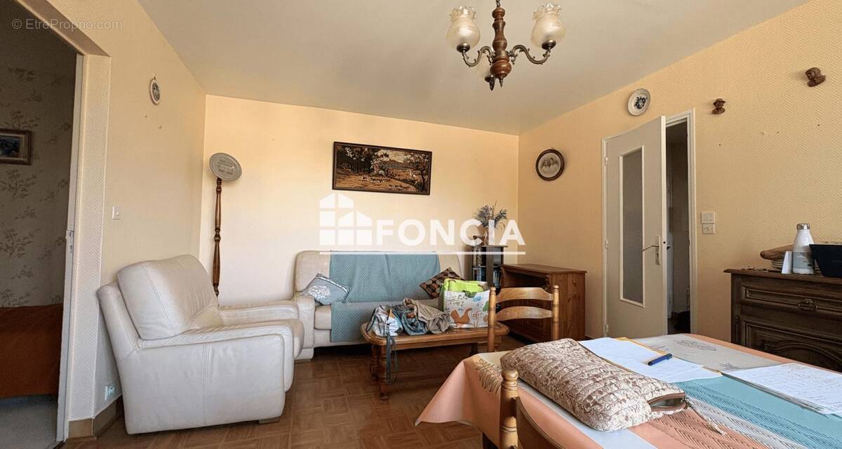 Appartement à CORMELLES-LE-ROYAL