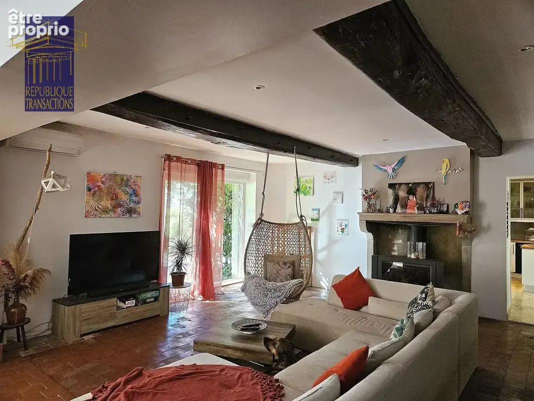 Maison ancienne rénovée avec terrain et dépendance - photo 7