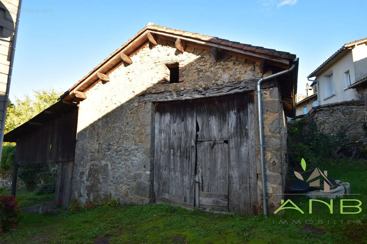 Maison à BUSSEROLLES