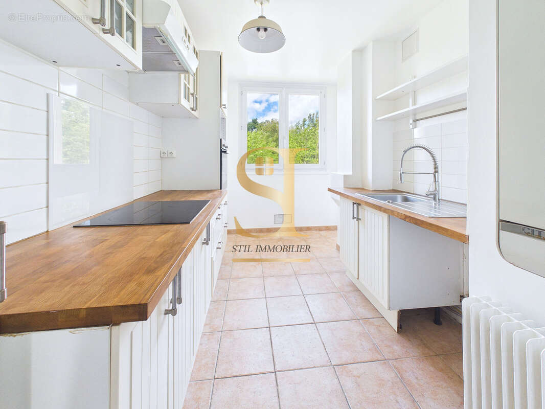 Appartement à SAINTE-GENEVIEVE-DES-BOIS