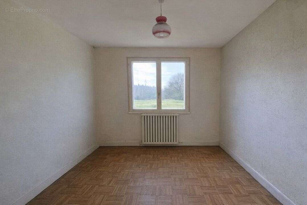 Maison à NEUVY-EN-MAUGES