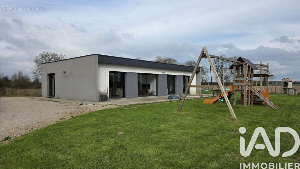Photo 2 - Maison à BUCHY
