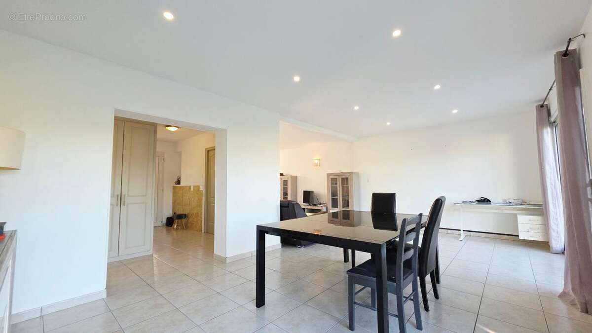 Maison à MEHUN-SUR-YEVRE