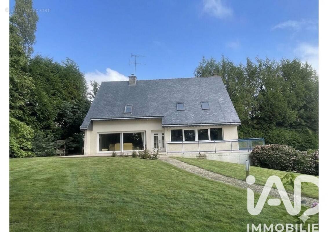 Photo 1 - Maison à SAINT-VRAN