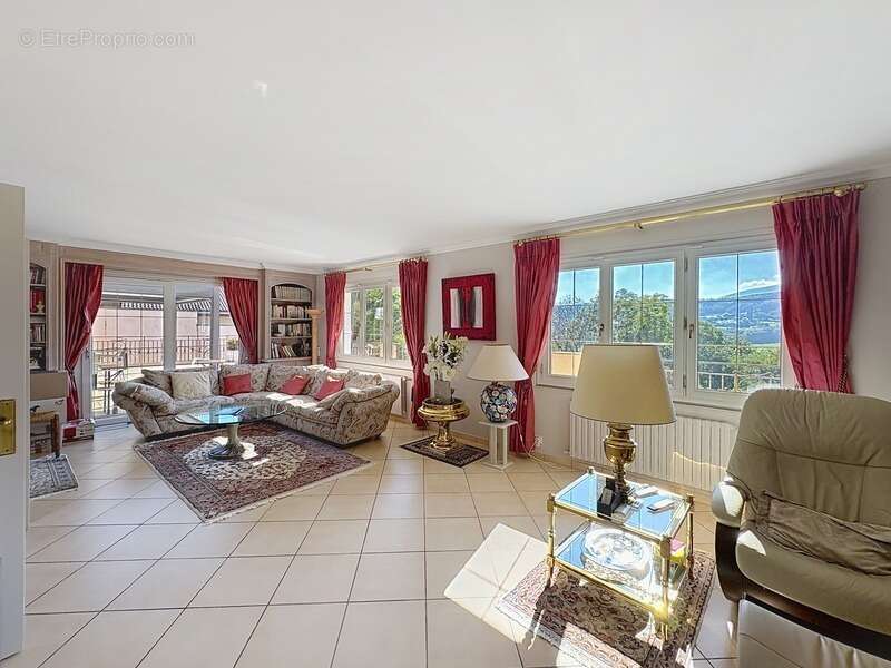 Maison à ARTHAZ-PONT-NOTRE-DAME