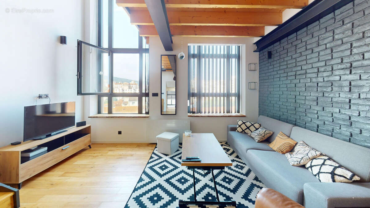 Appartement à SAINT-ETIENNE