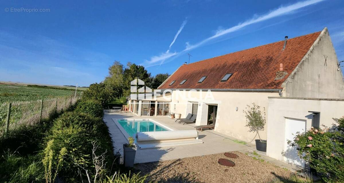 Maison à SAINT-EPAIN