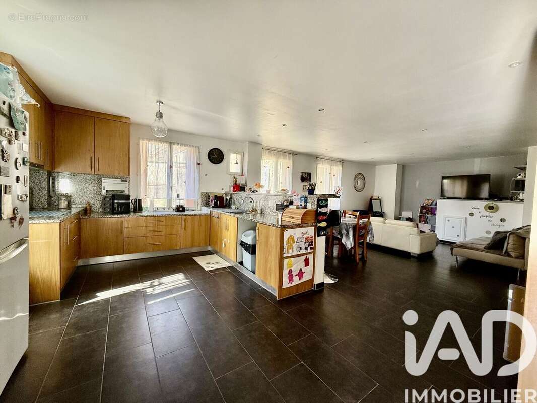 Photo 3 - Maison à LE CHATELET-EN-BRIE