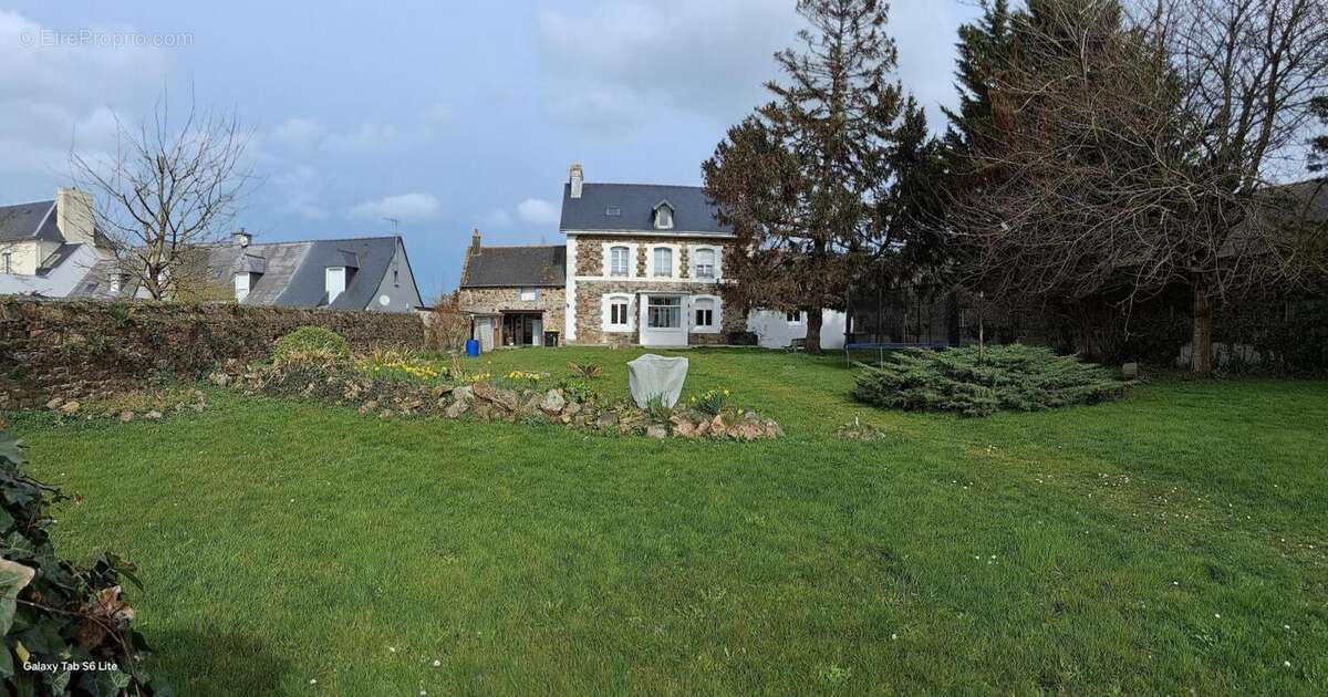 Maison à LE VIVIER-SUR-MER