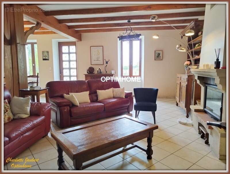 Maison à AUBETERRE-SUR-DRONNE