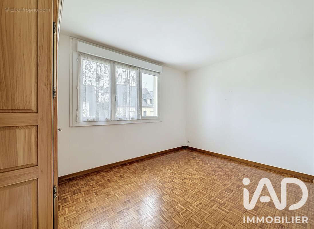 Maison 111 m² à Saint-Jacques-De-La-Lande  - photo 5