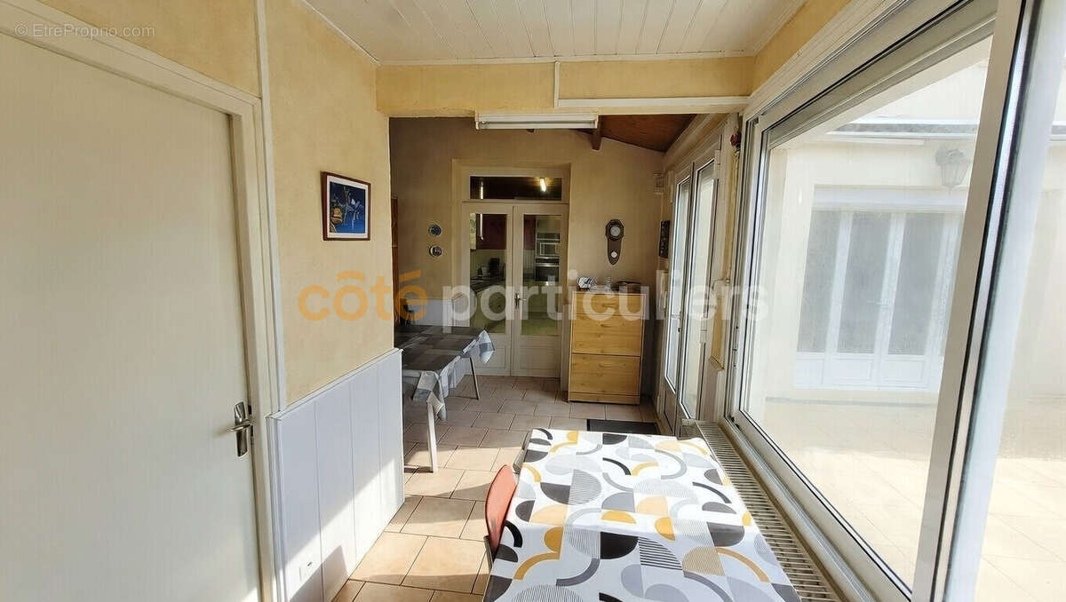 Maison située dans l'hypercentre de L'Aiguillon-La-Presqu' Île 4 pièce(s) 120.6 m2 - photo 7
