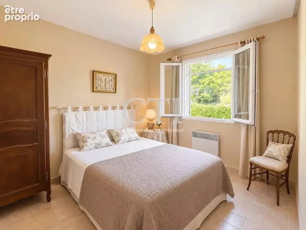 À vendre Villa provençale avec piscine et appartement indépendant - photo 9