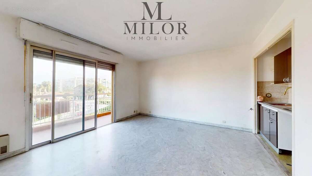 Appartement à MANDELIEU-LA-NAPOULE