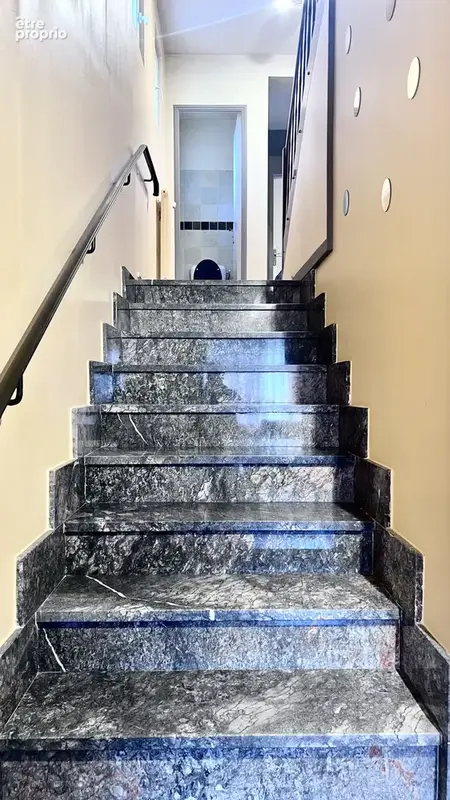 Maison familiale avec dépendance, cheminée, chambre en rez-de-chaussée, implantée sur un terrain de 2 500 m2 - photo 12