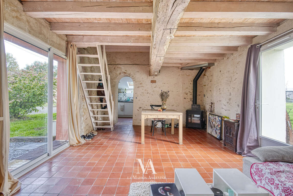 Maison à MOZE-SUR-LOUET