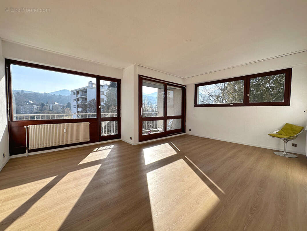 Appartement à JACOB-BELLECOMBETTE