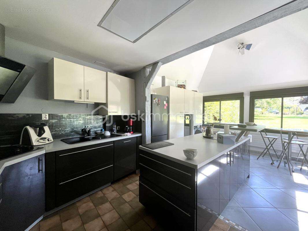 Maison à SAINT-PIERRE-DES-FLEURS