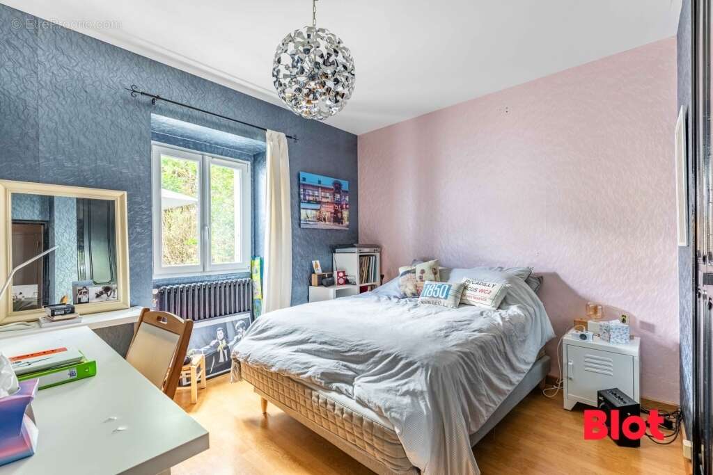 Maison à VEZIN-LE-COQUET